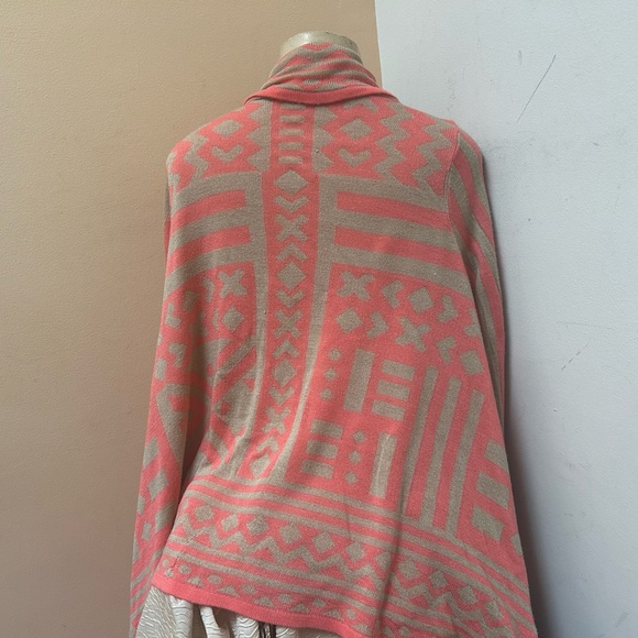 Sweater - Picture 6 of 7